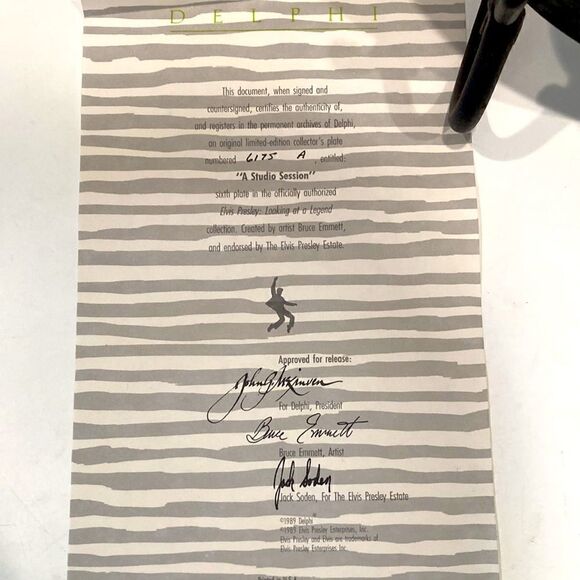 Elvis Presley: Looking at a Legend Plate #6, "A Studio Session" A DELPHI Plate - Picture 5 of 6